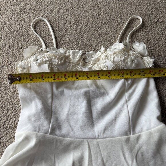 Kimcine White Hi/Lo Dress – Floral Neckline – Size M ✨ - Picture 8 of 11